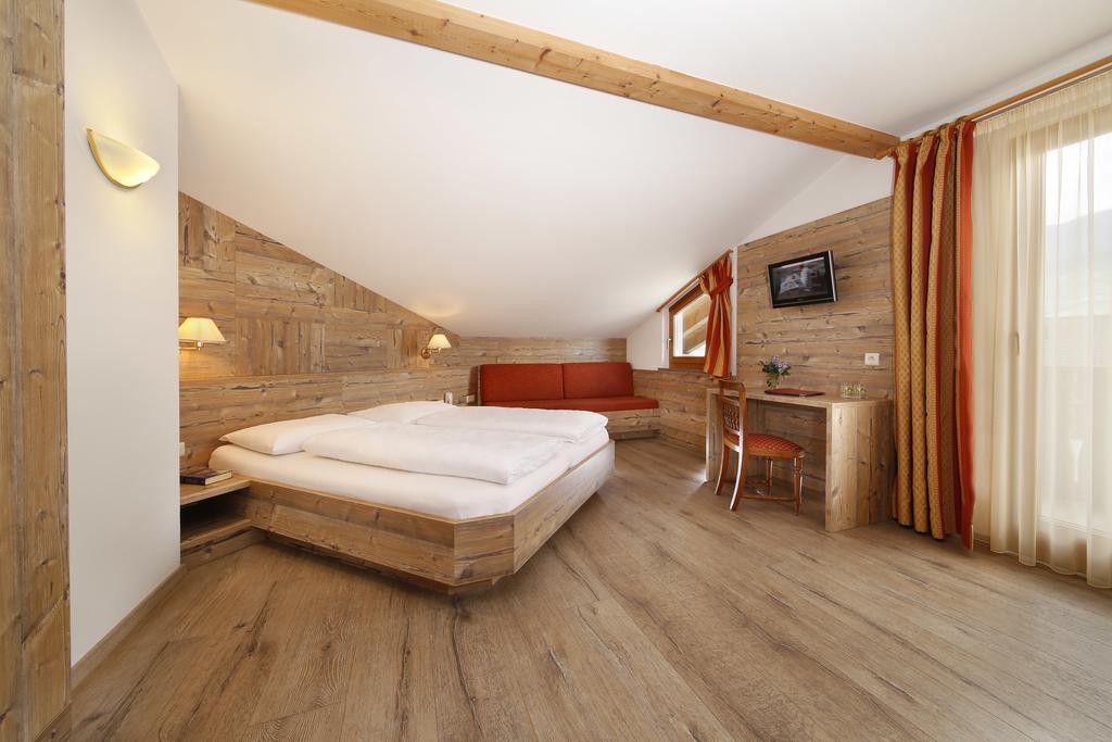 Hotel Christine Gargazzone Exteriér fotografie